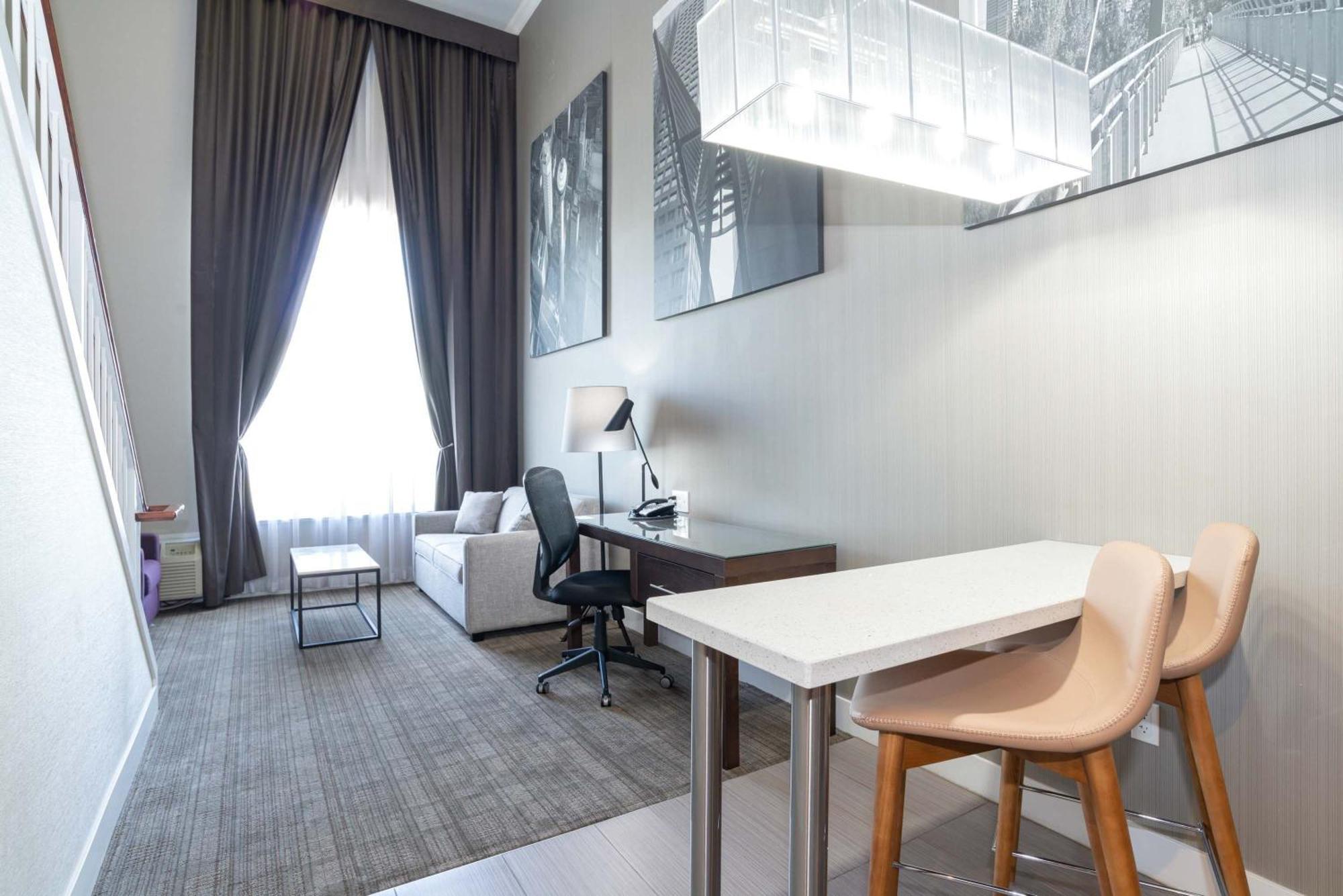 Sandman Signature Winnipeg Airport Hotel & Suites Экстерьер фото